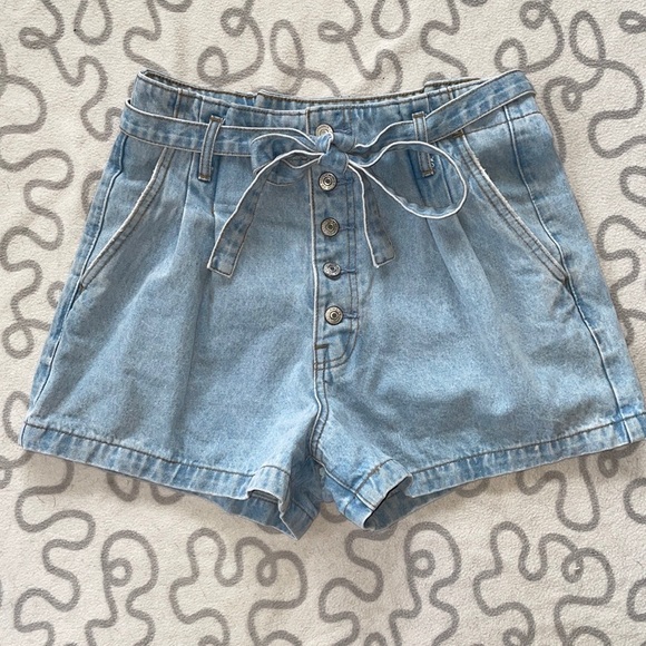 Abercrombie & Fitch Pants - Abercrombie & Fitch Paperbag Tie Waist Shorts